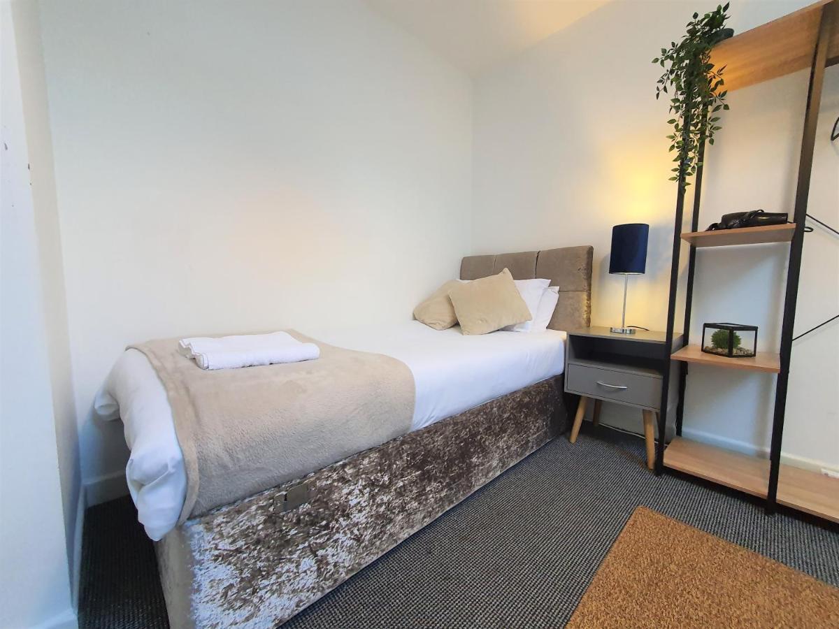 Thesiger Court Apartments - Free Private Parking - By Property Promise Cardiff Exterior photo